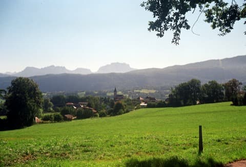 Loueur de bennes Montagny-les-Lanches
