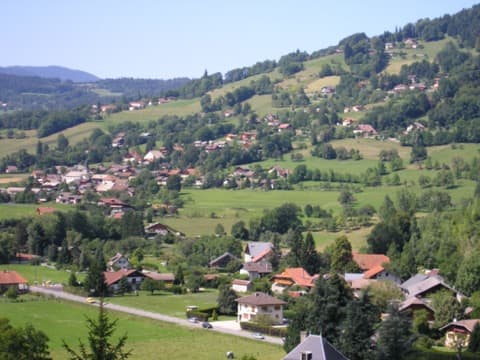 Loueur de bennes Ville-en-Sallaz